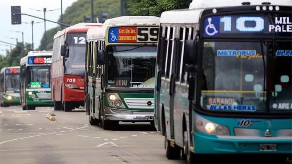 El paro de colectivos se desarrollará desde este miércoles a las 22 horas hasta el jueves a las 6.
