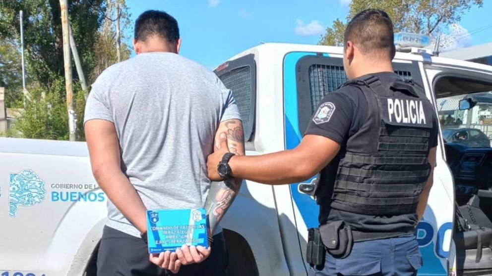 Este es el malviviente que fue arrestado por los pesquisas policiales.