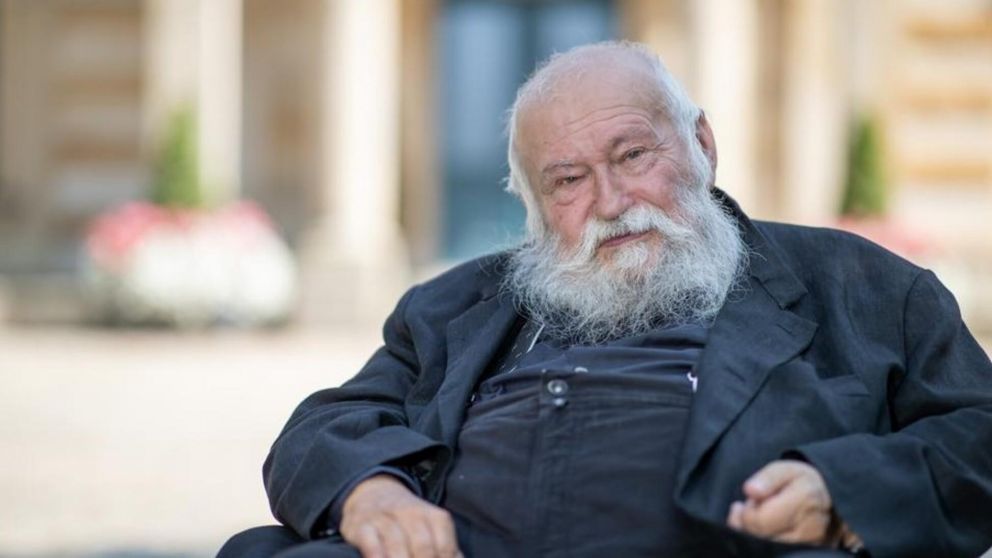 Hermann Nitsch en 2021, en el marco del Festival de Bayreuth.