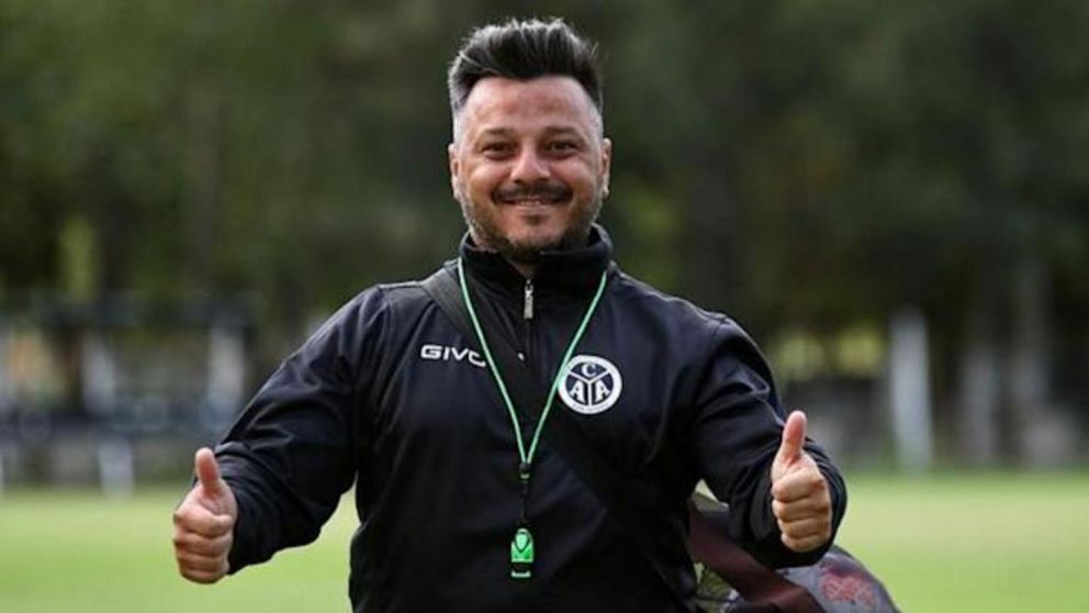 El ex delantero colgó los botines en el 2015, tras vestir los colores de Estudiantes de San Luis.