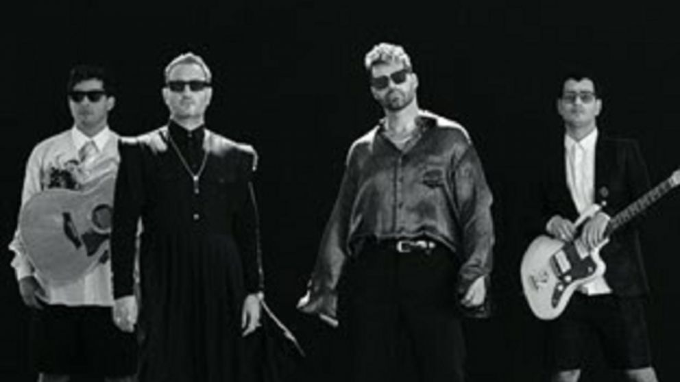 ¡RICKY MARTIN estrena “A VECES BIEN Y A VECES MAL” junto a REIK!