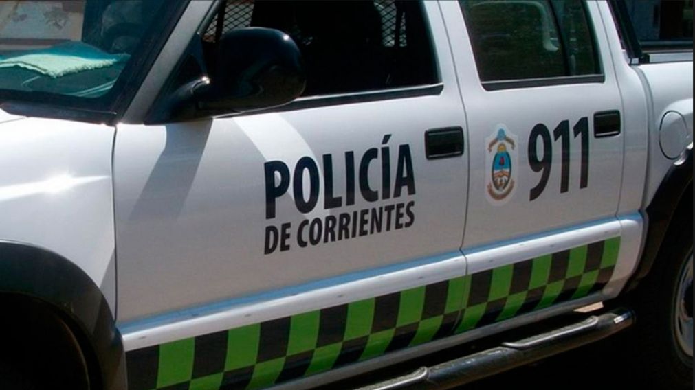 Un policía perdió un partido de fútbol barrial, sacó su arma reglamentaria y disparó contra el equipo rival (imagen ilustrativa).