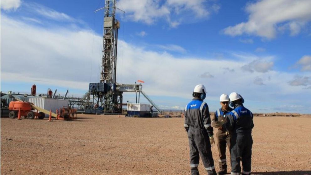 Crónica HD emitirá un programa especial este sábado por el aniversario del regreso de YPF a manos del Estado (Imagen ilustrativa).