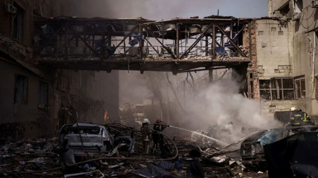 El Gobierno ruso inform� que bombarde� una f�brica de veh�culos blindados en las inmediaciones de Kiev (Twitter).