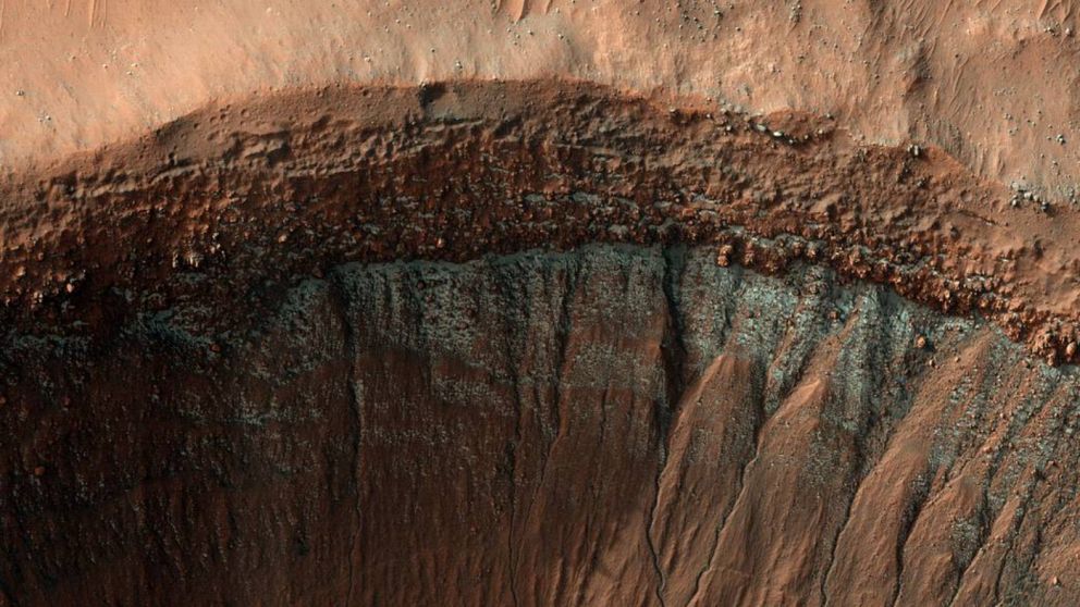 El lunes pasado la NASA dio a conocer una imagen en alta resolución del enorme cráter marciano que despertó todo tipo de dudas.