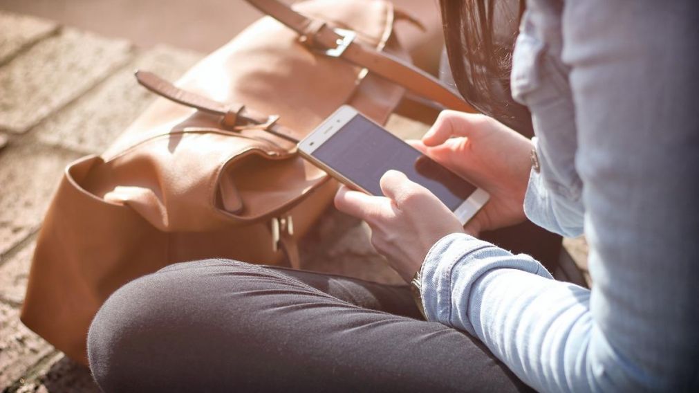 Un reconocido sitio web de tecnología desaconsejó comprar celulares de marca Apple por cinco motivos clave.