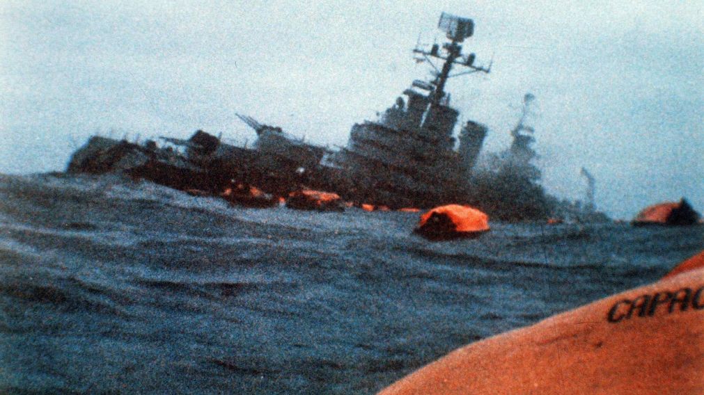 El hundimiento del ARA General Belgrano, un aut�ntico "crimen de guerra".
