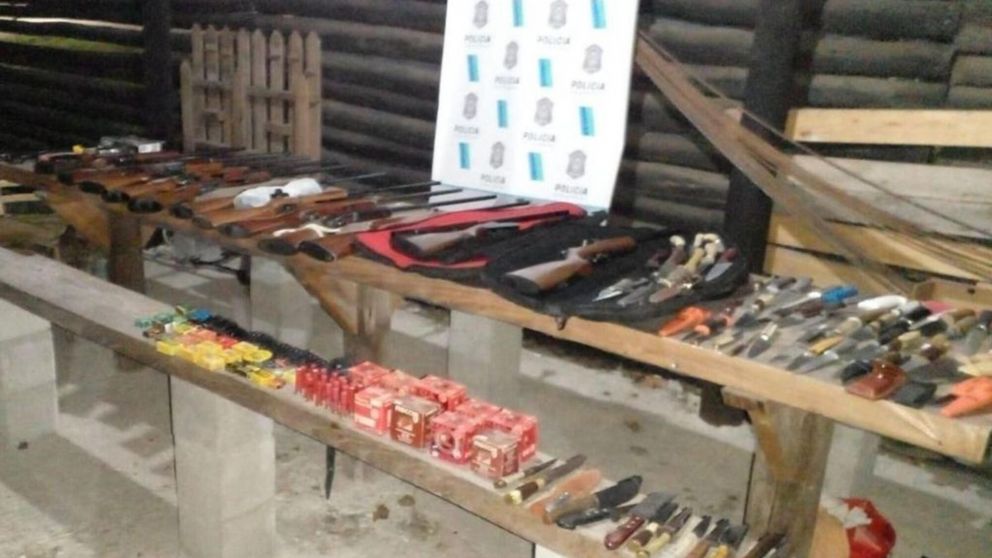 Parte de lo incautado en el procedimiento policial.