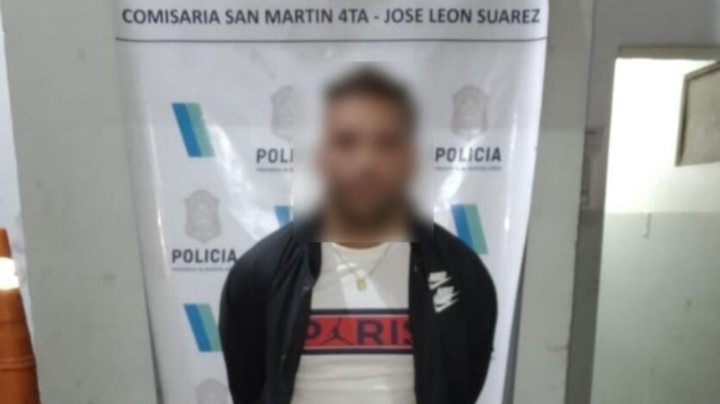 Este es el muchacho que fue arrestado por los efectivos policiales en José León Suárez.