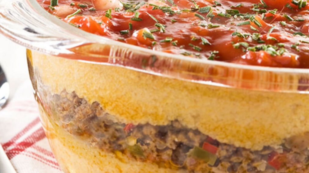 Cocina económica: Pastel de polenta con carne