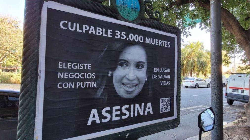Los afiches contra la vicepresidenta aparecieron d�as atr�s en las calles de Buenos Aires.