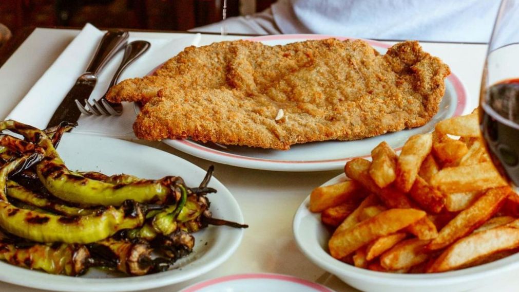 La propuesta se centra en las comidas tradicionales de Buenos Aires, recetas con ingredientes autóctonos que fueron influenciados por la ola de inmigrantes italianos y españoles.