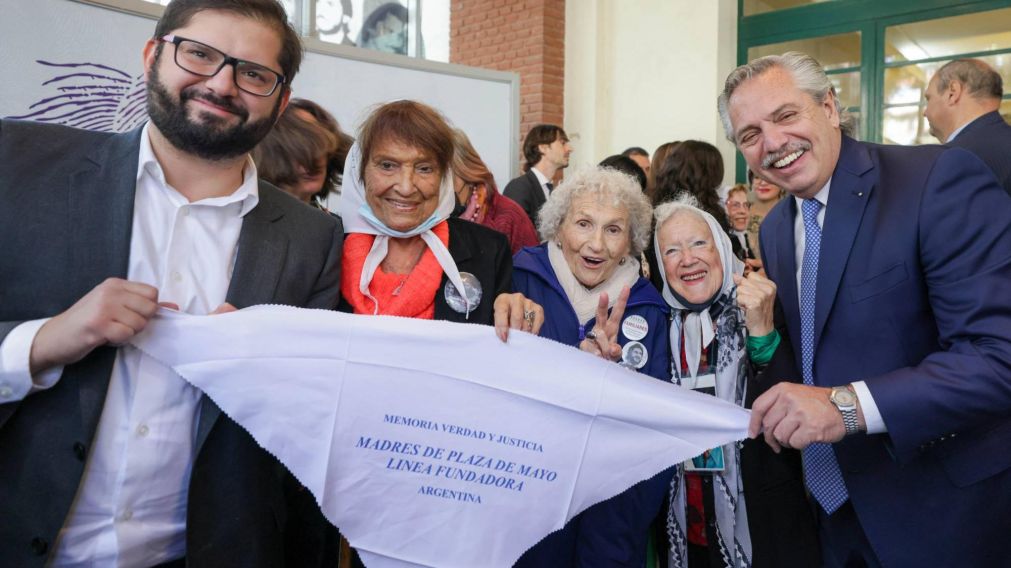 Alberto Fernández y Gabriel Boric realizaron una visita al Museo Sitio de Memoria ESMA.