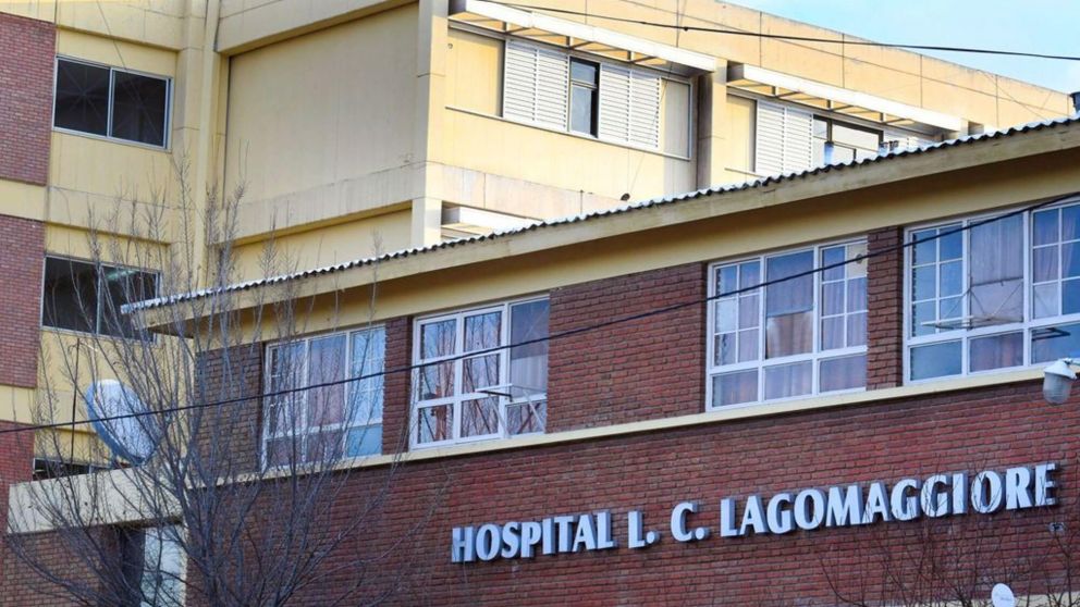El joven apuñalado fue trasladado al hospital Lagomaggiore, en Mendoza.