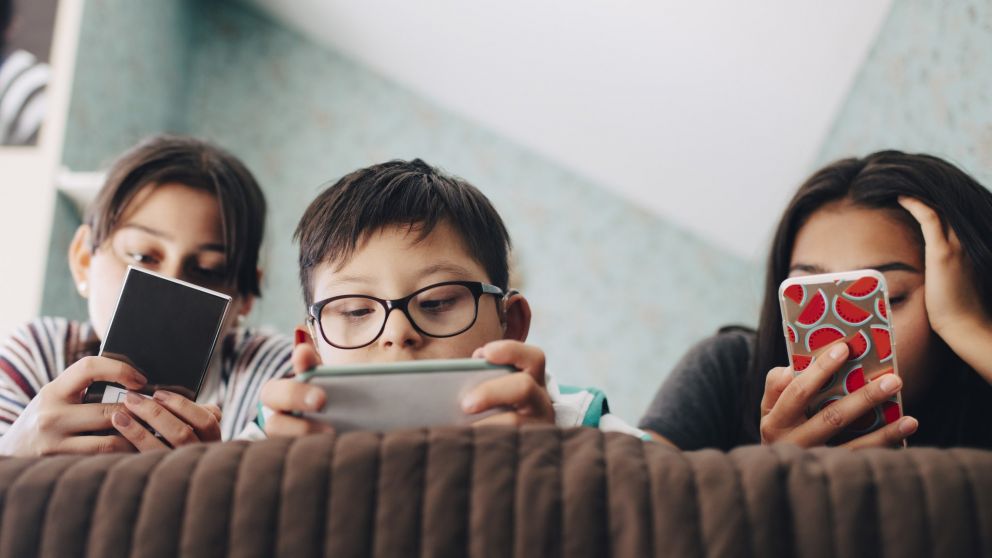 Desde el comienzo de la pandemia de coronavirus, va en aumento el número de niñas diagnosticadas con "trastornos neurológicos funcionales".