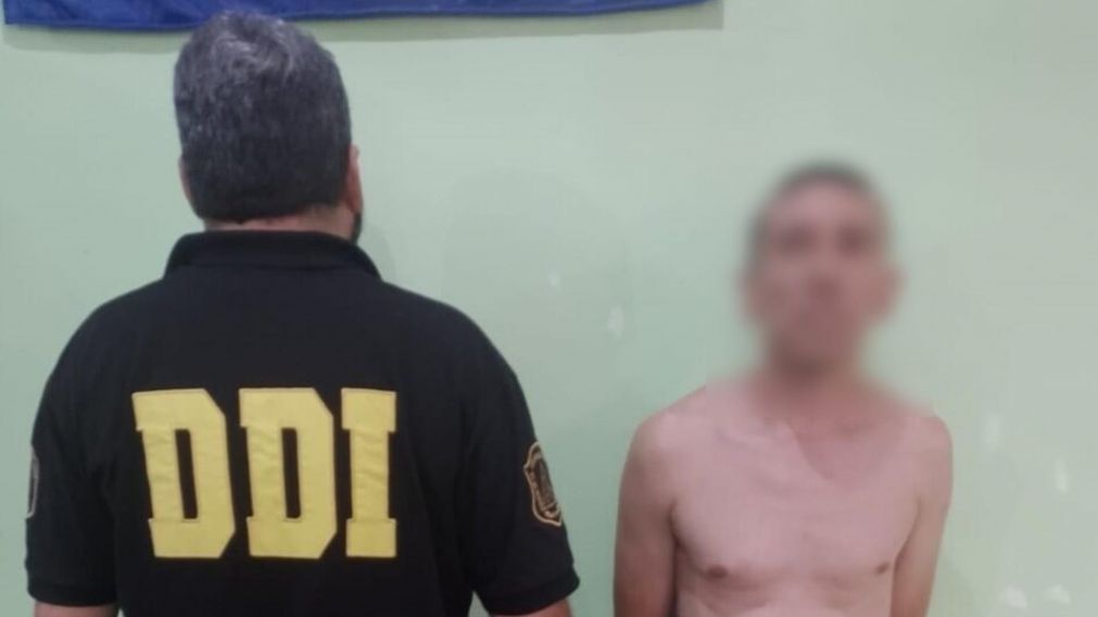 Este es el sospechoso que fue apresado por los investigadores policiales.
