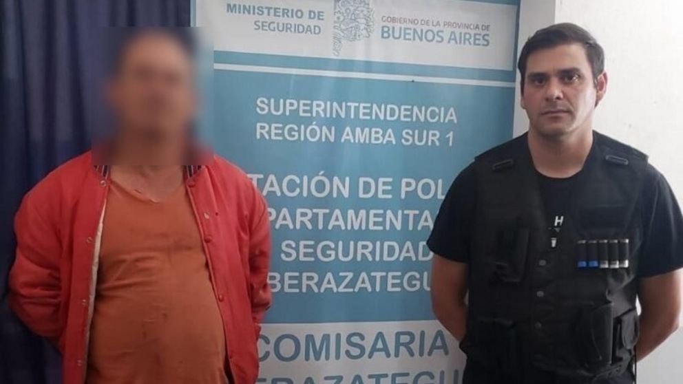 Este es el individuo de 45 años que tomó cautivas a sus tres hijos en El Pato, partido de Berazategui.