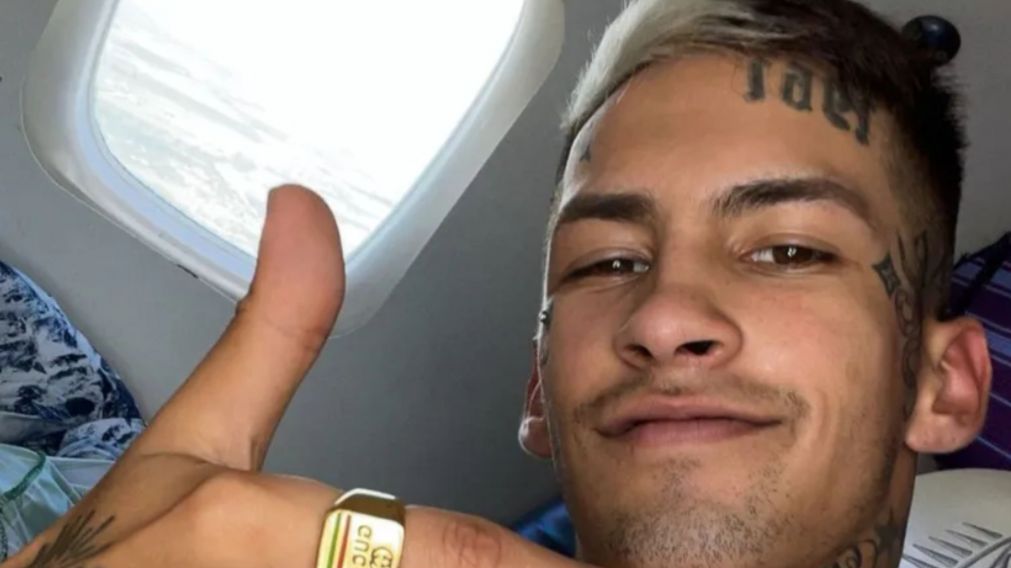 L-Gante enfrenta una nueva denuncia judicial: un fan lo acusa de haberlo golpeado cuando le hab�a pedido una foto.