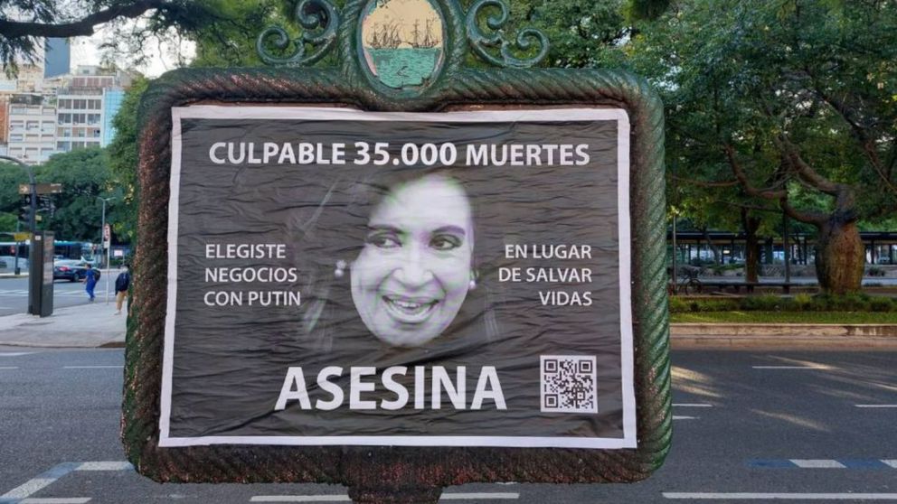El lamentable afiche con la imagen de Cristina Kirchner que generó indignación en el arco política por su violencia explícita.