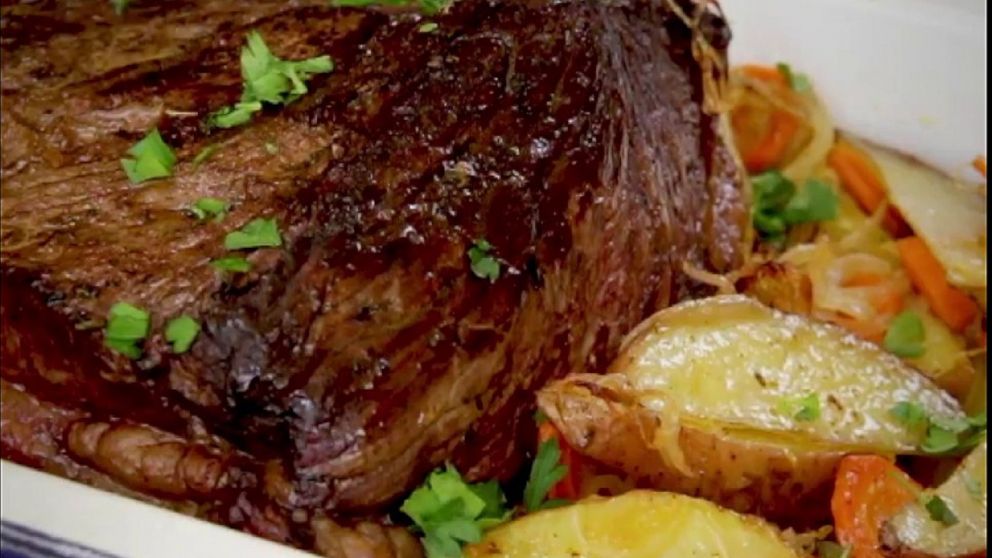 La clásica carne al horno no pasa de moda.