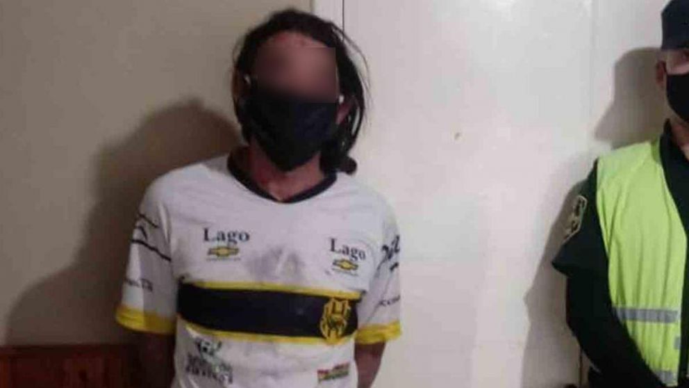 El hombre de 51 años fue detenido acusado de haber asesinado a puñaladas a su pareja en Pehuen Co.