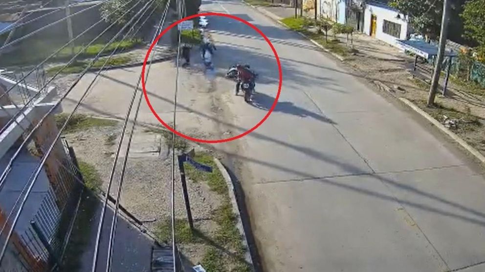 Así fue el momento en que dispararon contra el efectivo del Policía de la Ciudad en la localidad bonaerense de Cuartel V (Captura de video).