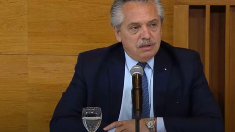 Fernández insistió en que el préstamo de U$S 44 mil millones que pidió Macri "se esfumó en manos de los especuladores".