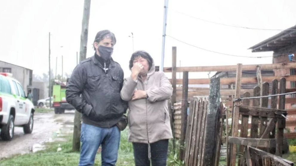 Mónica junto a otros vecinos intentó rescatar a mujer que quedó atrapada en las llamas. (Gentileza 0223)