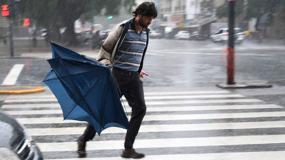 Alertas por tormentas y fuertes vientos para Capital, Gran Buenos Aires y 7 provincias.