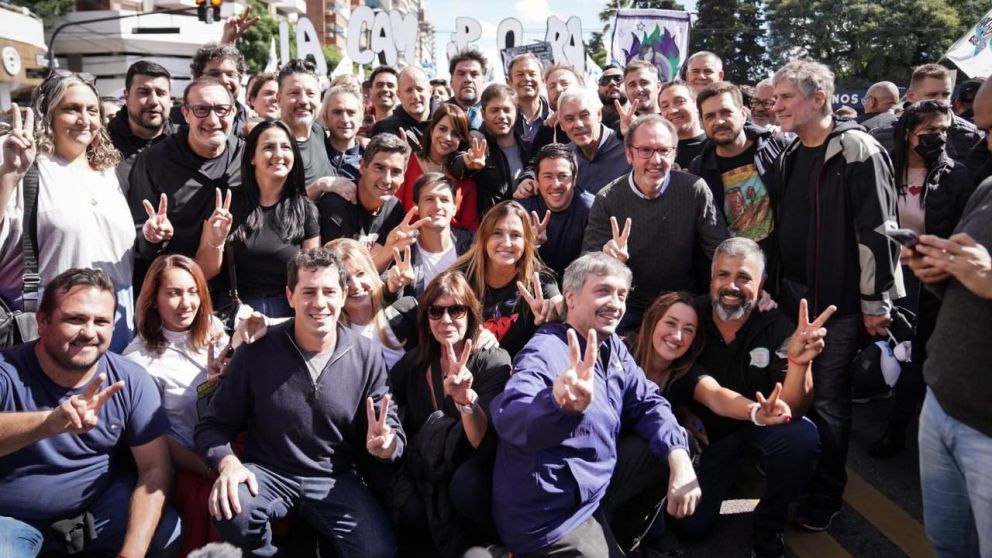 La movilización contó con la participación de Máximo Kirchner, Axel Kicillof, Wado de Pedro y Martín Insaurralde, entre otros.