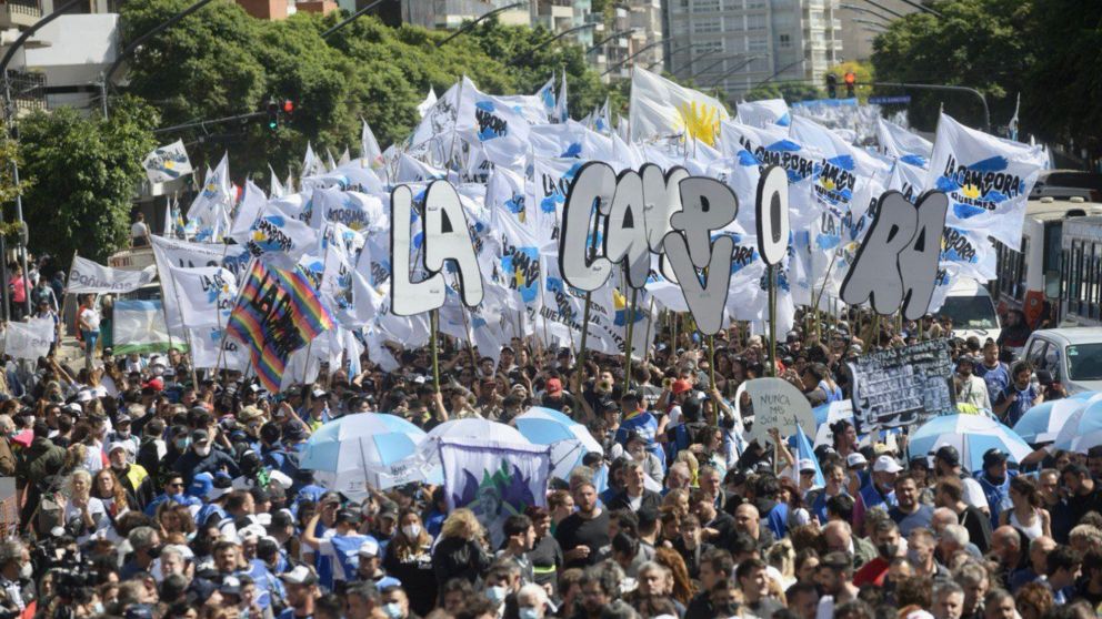 Los militantes afines al kirchnerismo comenzaron a concentrarse desde las 8.00 en el predio de la ex ESMA (Prensa La Cámpora).