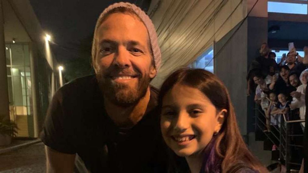 Es fan�tica de Foo Figthers y gracias a su talento logr� conocer a uno de sus �dolos (imagen Twitter).