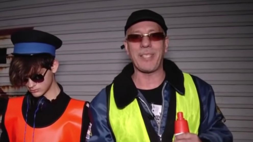 Yayo en su sketch del control de alcoholemia.