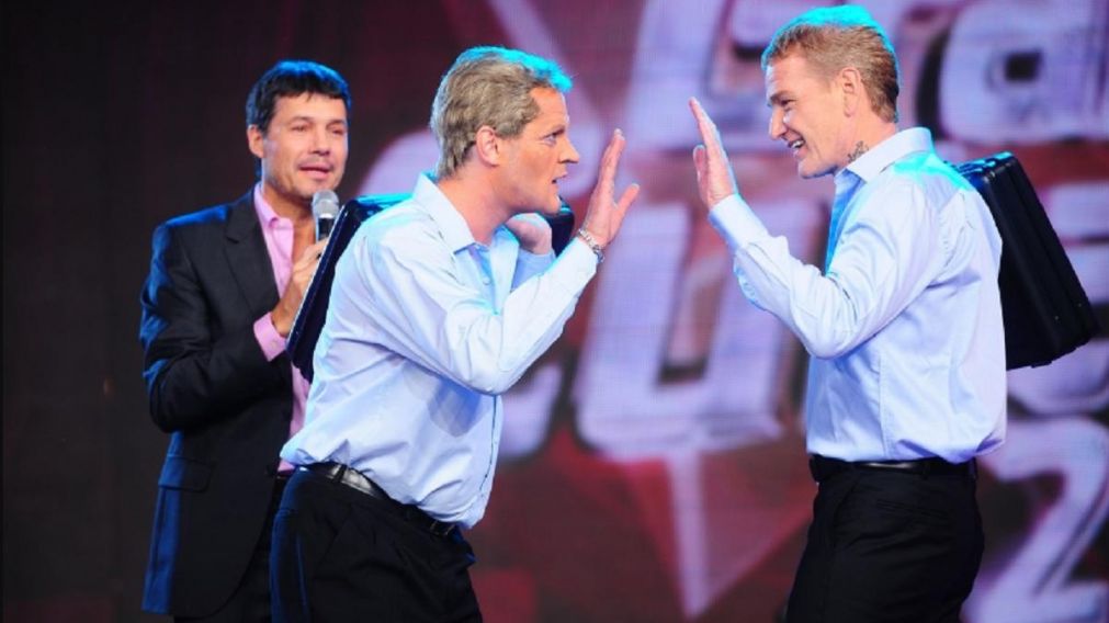 "Gran Cuñado" del 2009 en ShowMatch: de izquierda a derecha, Marcelo Tinelli, el "falso" Francisco De Narváez (imitado por Roberto Peña) y Francisco De Narváez.