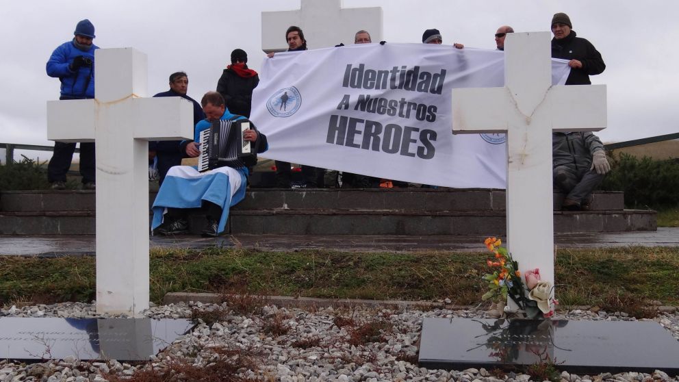 El cementerio de Darwin recibi� a los familiares de los ca�dos. 