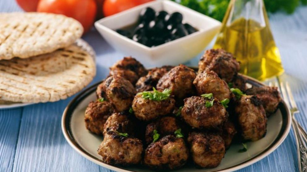 Las albóndigas rellenas con queso son una delicia que sí o sí tenés que probar. (Imagen ilustrativa).