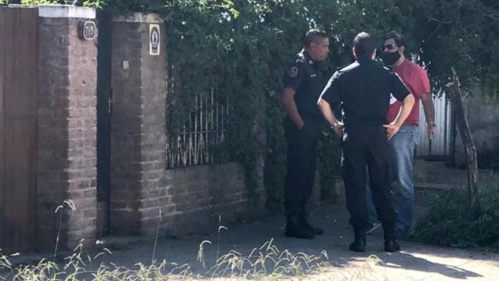 Policías custodian el lugar del macabro hallazgo. Crédito: LTVNOK.