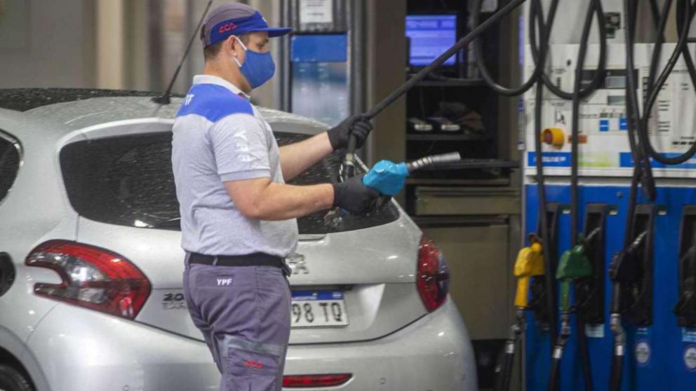 Este lunes subi� el precio de la nafta (NA).