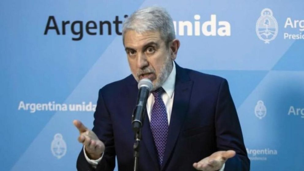 El funcionario se pronunció en un hilo que publicó en su cuenta de la red social Twitter.
