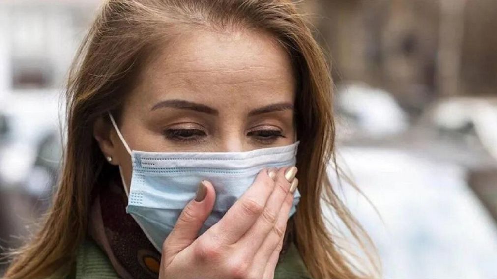 Los estornudos son el síntoma más común en pacientes inoculados con las dos dosis de la vacuna.