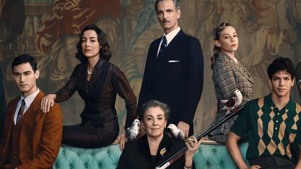 Alguien tiene que morir estuvo nominada a cuatro Premios Platino, incluido a la �Mejor miniserie o teleserie cinematogr�fica� (Netflix).