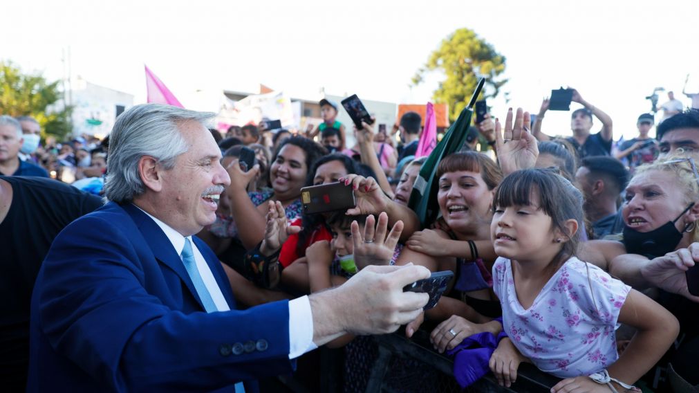 Alberto Fernández encabezó en José C. Paz el acto por el Día Internacional de la Mujer.