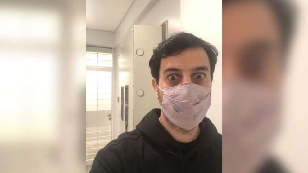 Se quedó encerrado en las cajas de seguridad de un banco y su desopilante pedido de ayuda se hizo viral (imagen Twitter).