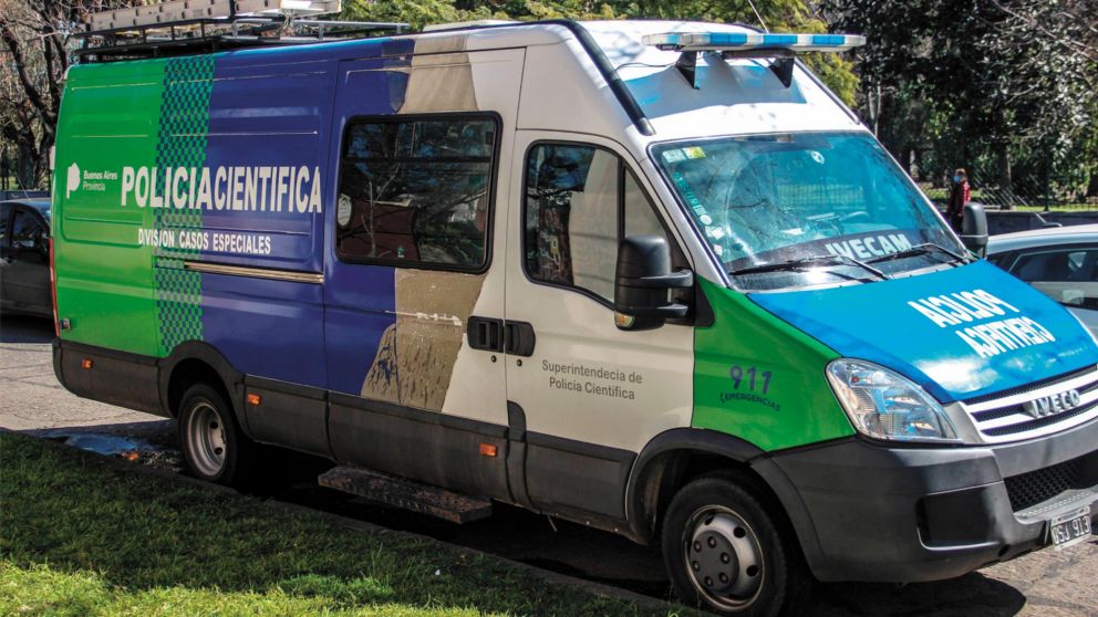 Los peritos del área de Casos Especiales fueron convocados para trabajar en el escenario del crimen.