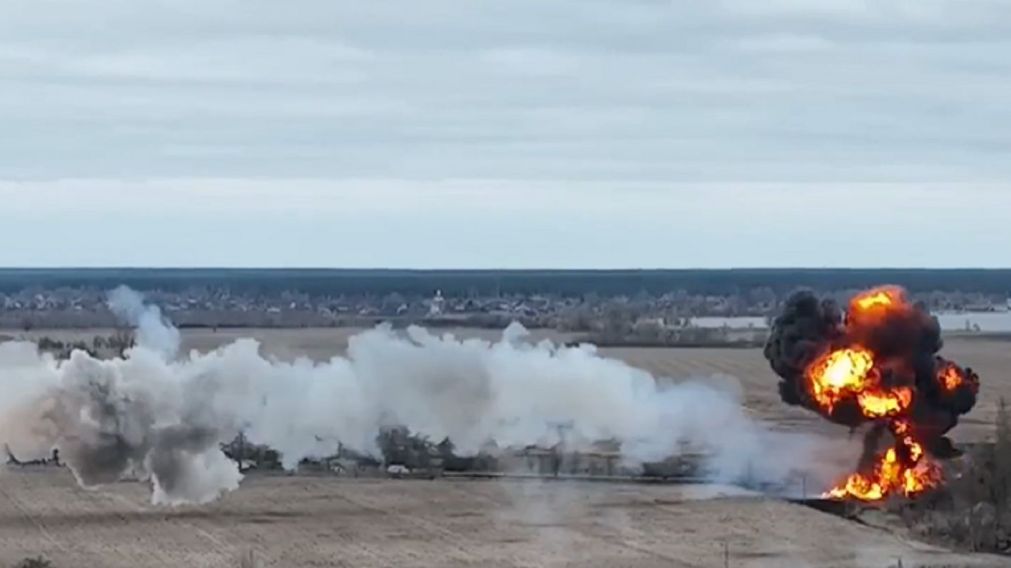 El Ministerio de Defensa de Ucrania public� un video en su cuenta de Twitter donde se ve c�mo un misil nacional derriba un helic�ptero ruso.