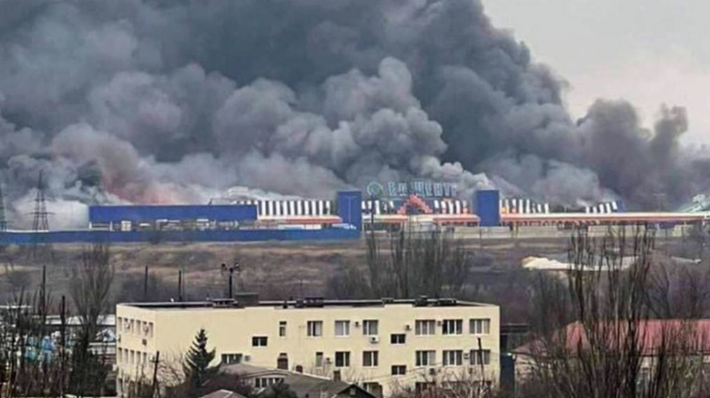 Tropas rusas atacaron el puente de Mariupol, ciudad que está considerada como un lugar estratégico de Ucrania por su puerto (Télam).