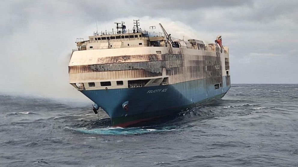 Afortunadamente, los 22 tripulantes fueron rescatados. (Fuente: la Marina Portuguesa).