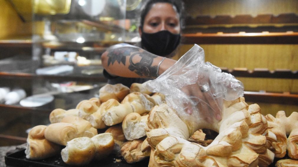 El valor en el aumento del trigo influy� en el costo del pan (Pablo Vill�n).