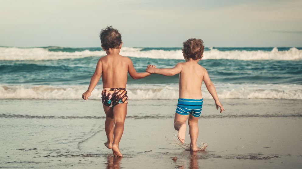 El Día del Hermano está destinado a homenajear a los parientes de sangre y a los hermanos del alma (Pexels).