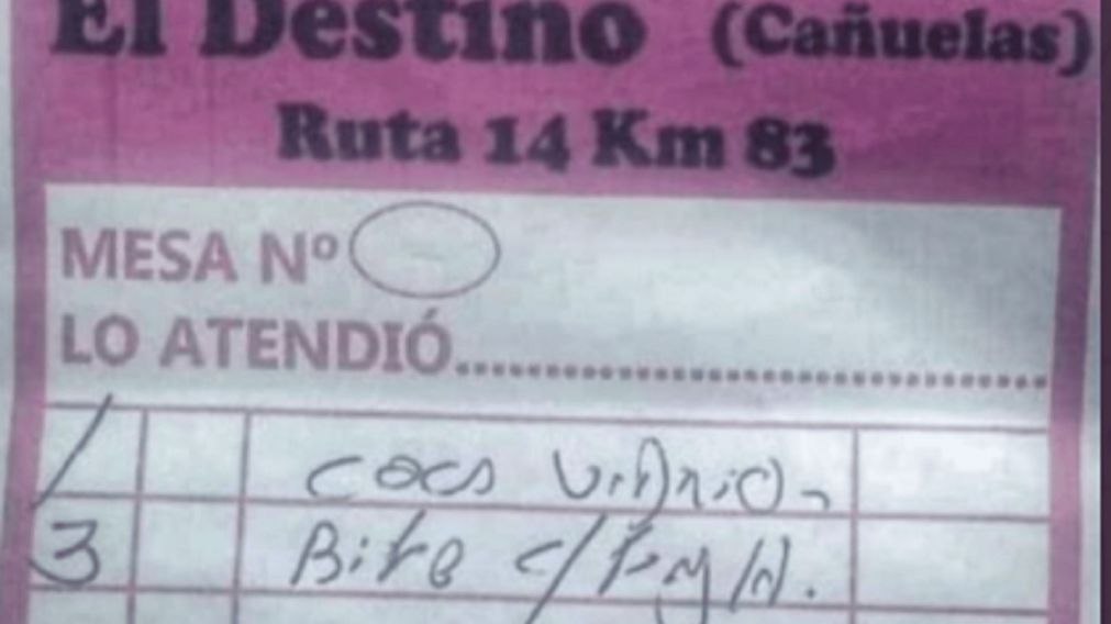 El gesto de un restaurant con un grupo de bomberos que volv�a de Corrientes.